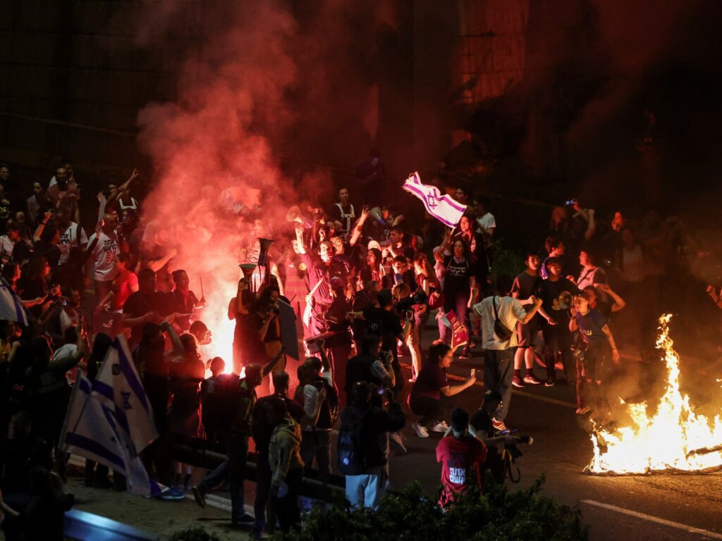 Tens of hundreds of Israelis participate in anti-gov’t protests | Protests Information