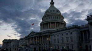 US lawmakers renew controversial surveillance software