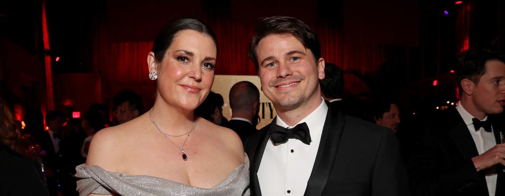 Melanie Lynskey Praises Husband Jason Ritter For His Devotion Melanie Lynskey Praises Husband Jason Ritter For His Devotion