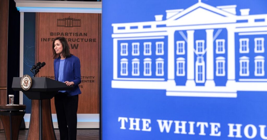 F.C.C. Votes to Restore Internet Neutrality Guidelines