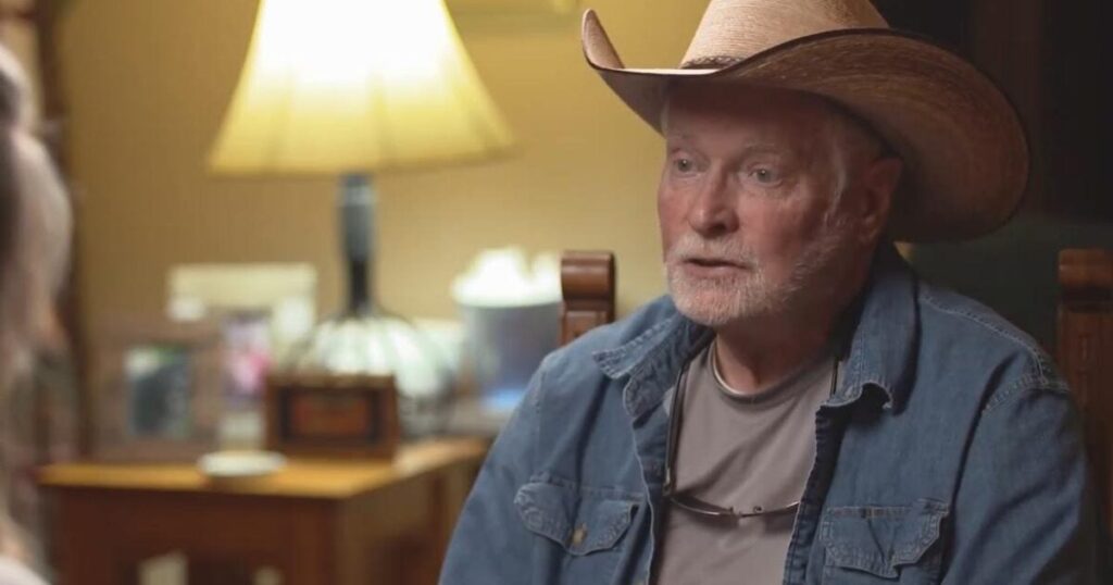“Useless Man Strolling” – Arizona Rancher George Kelly Reveals Inmates Threatened Him as They Walked by Him (VIDEO) | The Gateway Pundit “Useless Man Strolling” – Arizona Rancher George Kelly Reveals Inmates Threatened Him as They Walked by Him (VIDEO) | The Gateway Pundit
