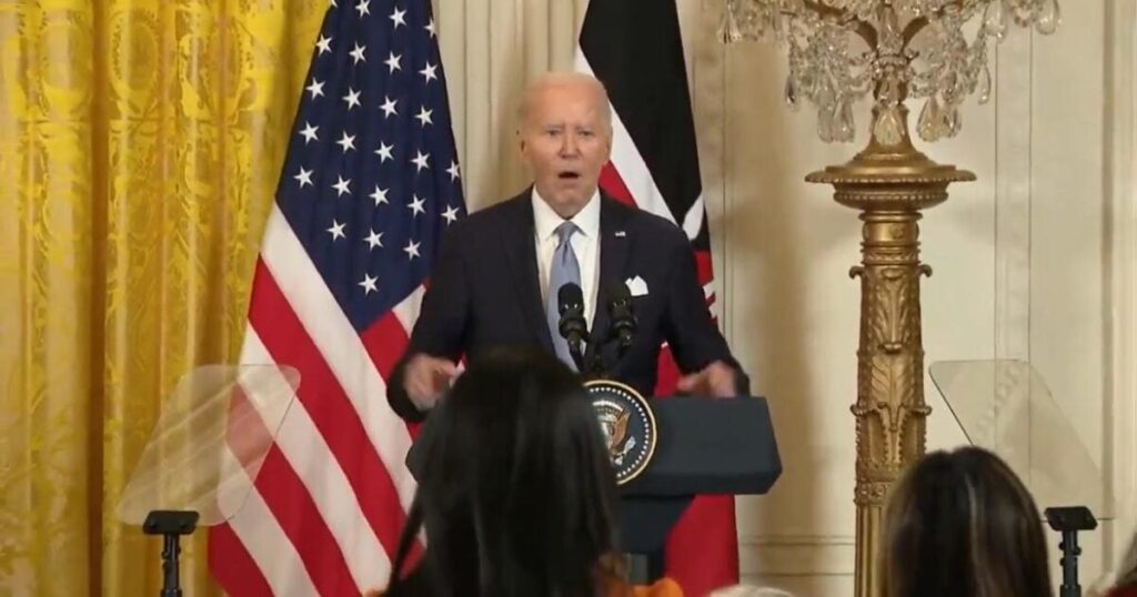Biden Joint Presser with Kenyan President a Complete Mess: Biden Reads Solutions from Binder, Forgets Questions, Soar Scares Reporters (VIDEO) | The Gateway Pundit Biden Joint Presser with Kenyan President a Complete Mess: Biden Reads Solutions from Binder, Forgets Questions, Soar Scares Reporters (VIDEO) | The Gateway Pundit