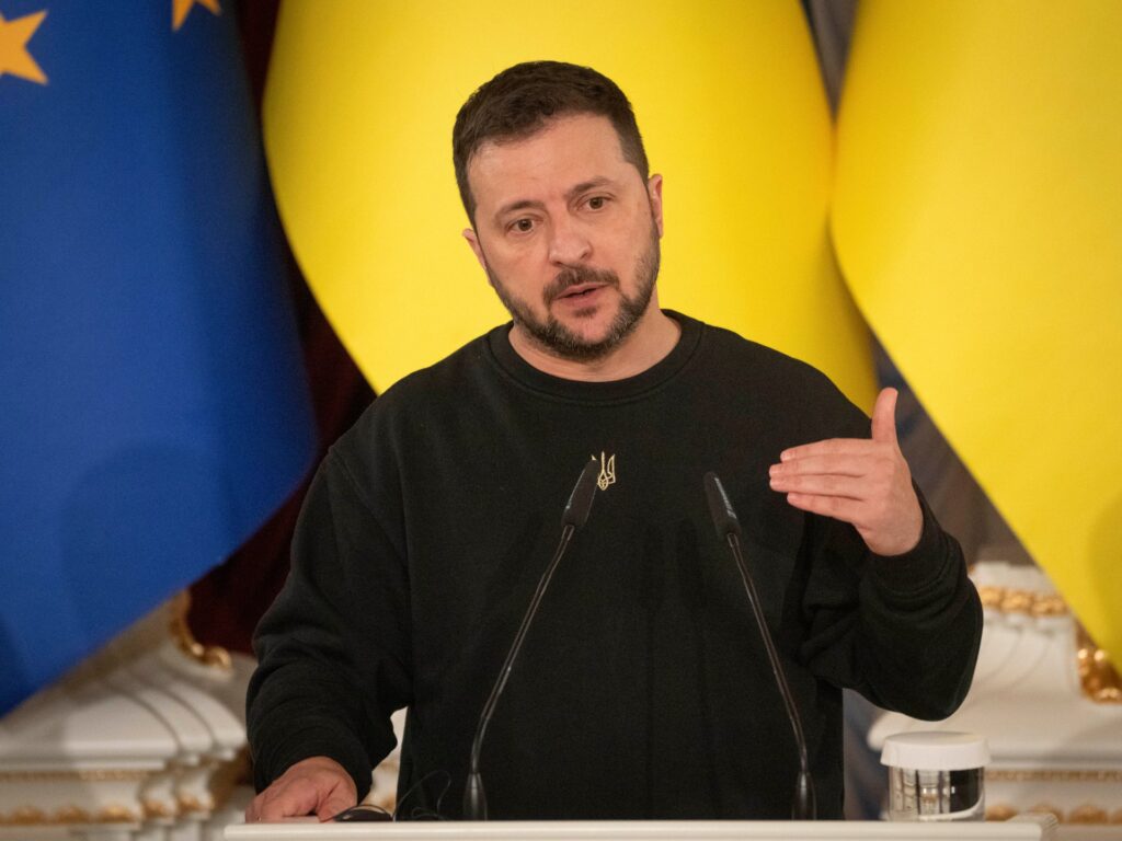 Ukraine’s Zelenskyy fires head of state guard over assassination plot | Russia-Ukraine conflict Information Ukraine’s Zelenskyy fires head of state guard over assassination plot | Russia-Ukraine conflict Information