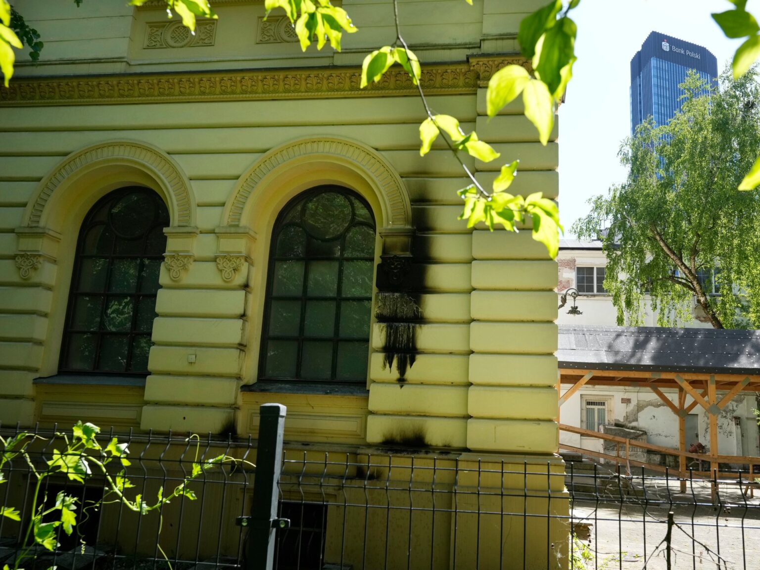 Polish politicians condemn Warsaw synagogue firebombing | European Union Information Polish politicians condemn Warsaw synagogue firebombing | European Union Information
