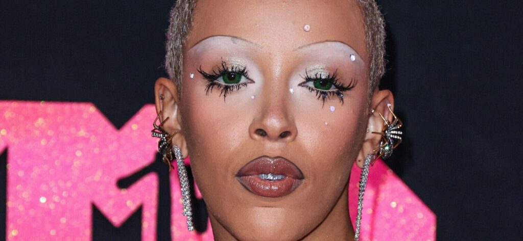 Doja Cat Arrives To The 2024 Met Gala Sporting Nothing However A Towel Doja Cat Arrives To The 2024 Met Gala Sporting Nothing However A Towel