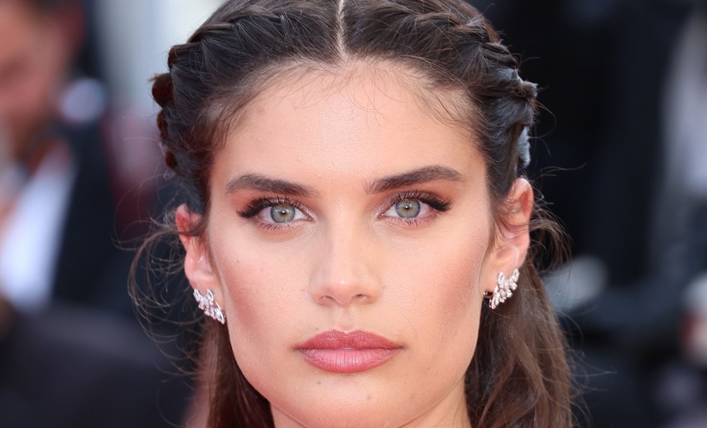 Sara Sampaio, ‘Superman’ Star, Indicators With UTA Sara Sampaio, ‘Superman’ Star, Indicators With UTA