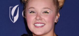 Followers Mock JoJo Siwa For Seemingly Getting Drunk In A Room By Herself On Her twenty first Birthday