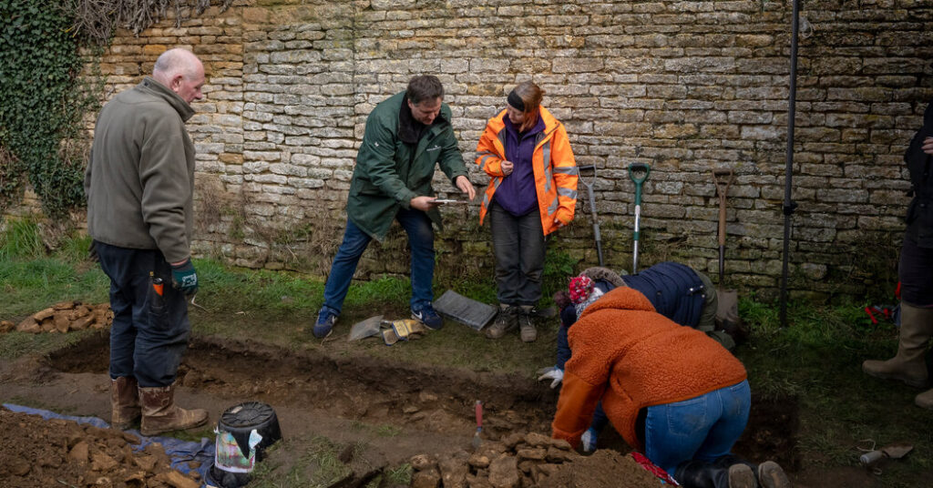 Beginner Historians Heard Tales of a Misplaced Tudor Palace. Then, They Dug It Up. Beginner Historians Heard Tales of a Misplaced Tudor Palace. Then, They Dug It Up.