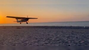 Pilot Makes Emergency Touchdown on Lengthy Island Seashore As Beachgoer Movies (VIDEO) | The Gateway Pundit