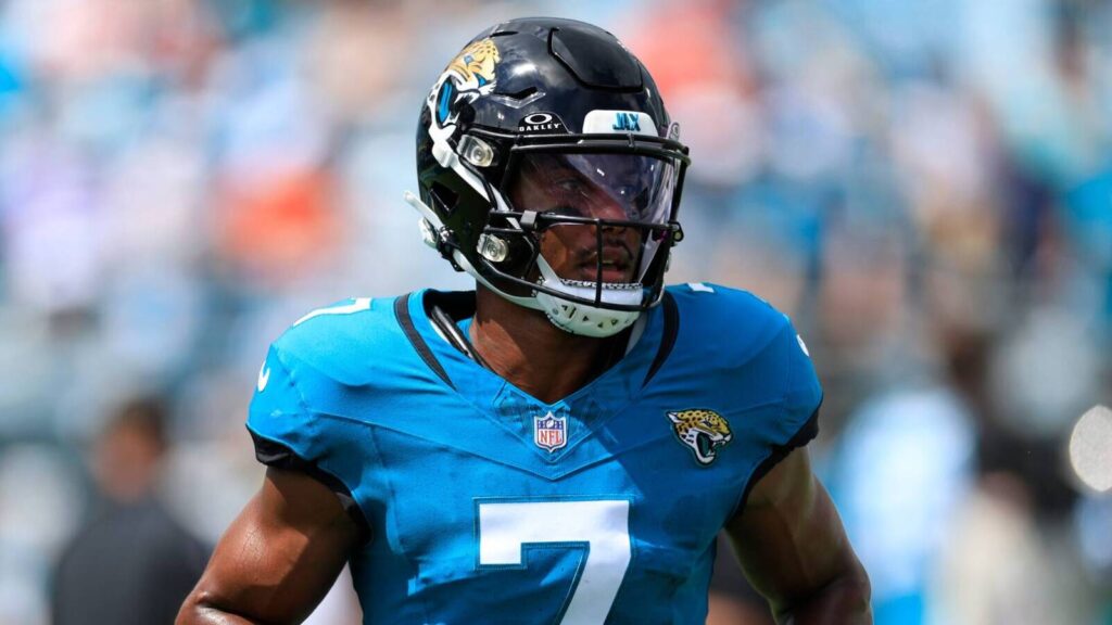 Three offseason strikes Cardinals should make