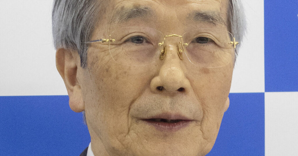 Akira Endo, Scholar of Statins That Cut back Coronary heart Illness, Dies at 90