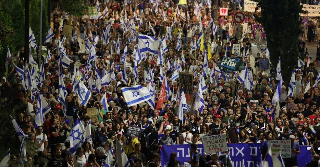 Israeli Protesters Mass in Jerusalem to Name for Elections Israeli Protesters Mass in Jerusalem to Name for Elections