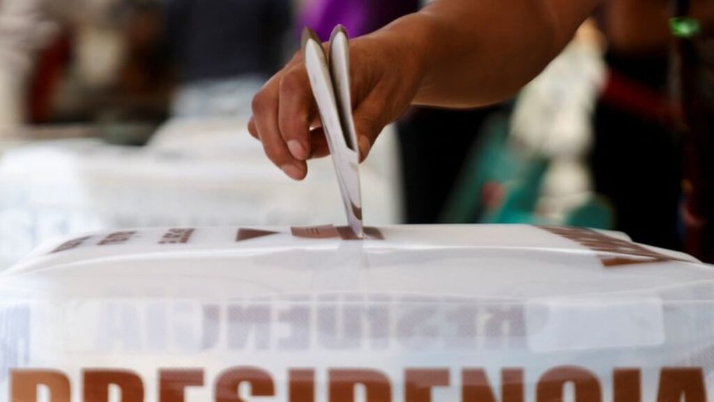 Mexico set to elect first feminine president Mexico set to elect first feminine president