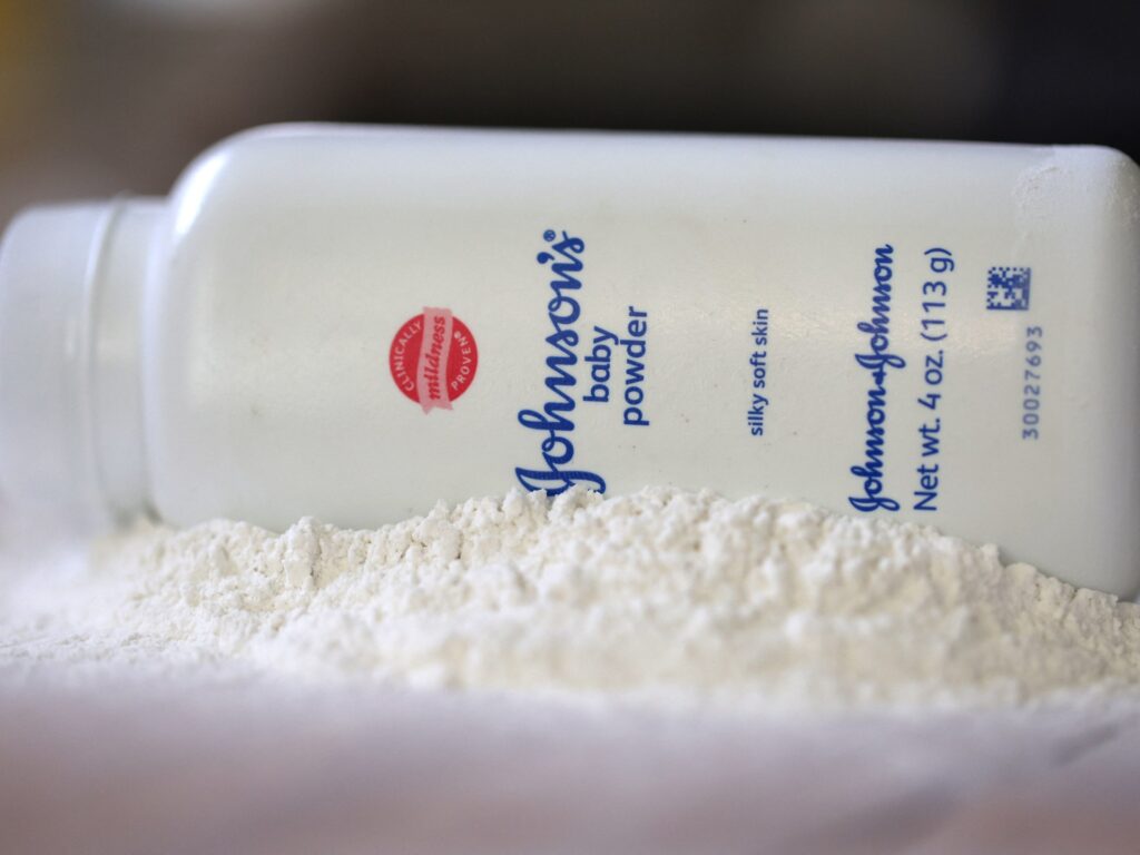 Johnson & Johnson to pay 0m to settle claims it misled shoppers | Well being Johnson & Johnson to pay 0m to settle claims it misled shoppers | Well being
