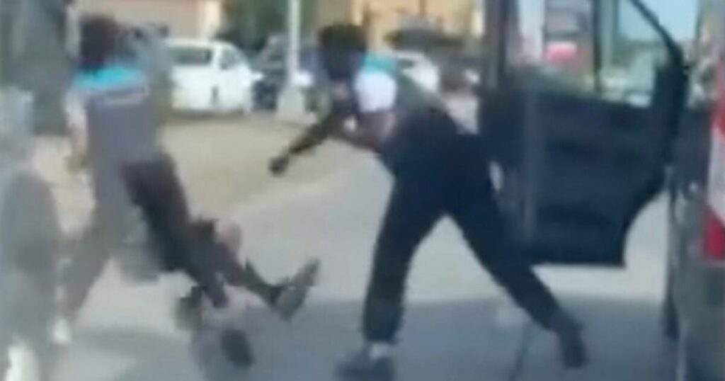 Male Amazon Employee Delivers Brutal Lesson to Violent Carjacker for Allegedly Assaulting His Feminine Co-Employee and Attempting to Steal Her Van in NYC (VIDEO) | The Gateway Pundit Male Amazon Employee Delivers Brutal Lesson to Violent Carjacker for Allegedly Assaulting His Feminine Co-Employee and Attempting to Steal Her Van in NYC (VIDEO) | The Gateway Pundit