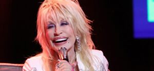 Dolly Parton Reveals Her Favourite Christmas Songs