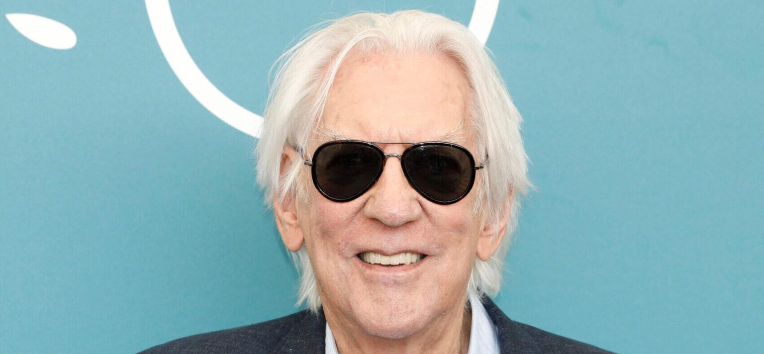 Ben Stiller, Kiefer Sutherland, & Extra