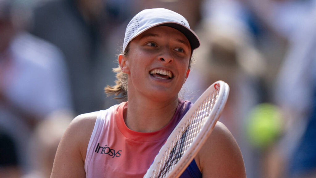 Swiatek cruises to 3rd consecutive French Open title