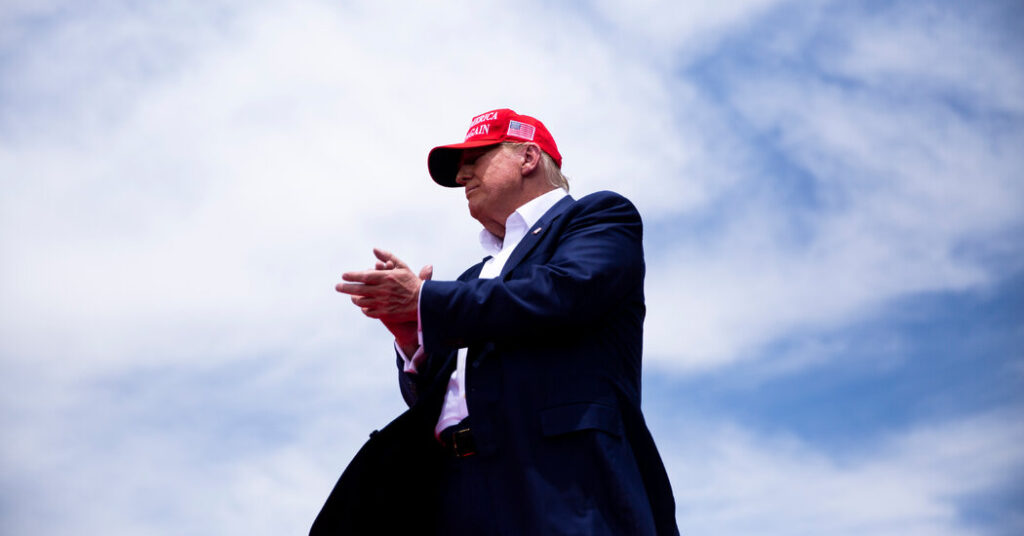 Trump Group Indicators Contract for New Center East Tower