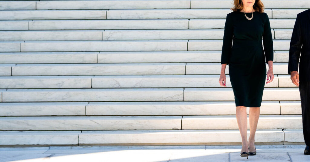 Opinion | The Loneliness of Amy Coney Barrett