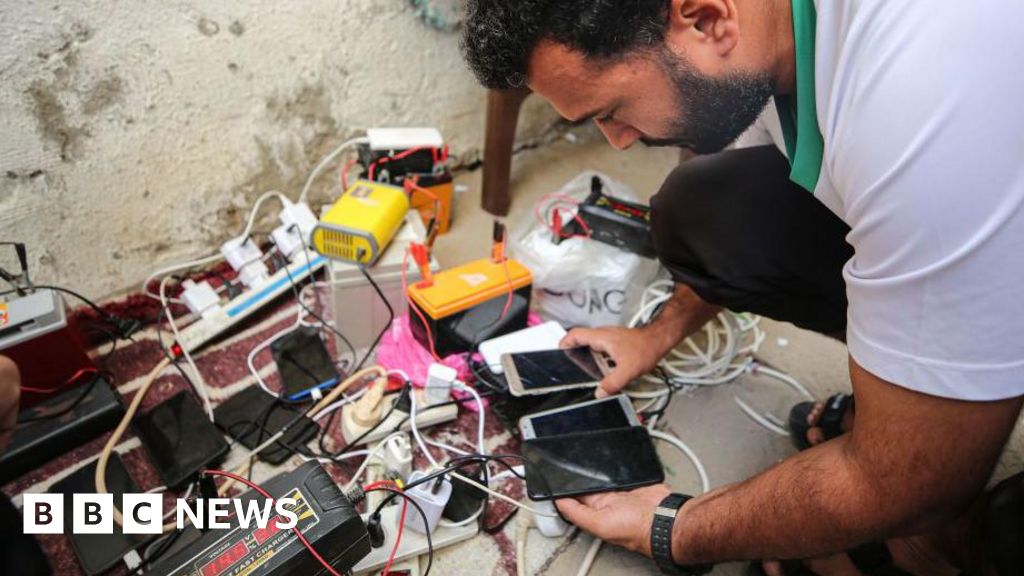 Microsoft destroyed my on-line life after I known as dwelling to Gaza Microsoft destroyed my on-line life after I known as dwelling to Gaza