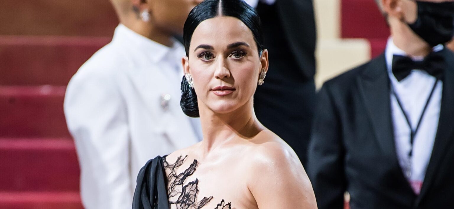 Katy Perry Roasted Over ‘Dramatic’ Response After 11-Minute Spaceflight Katy Perry Roasted Over ‘Dramatic’ Response After 11-Minute Spaceflight