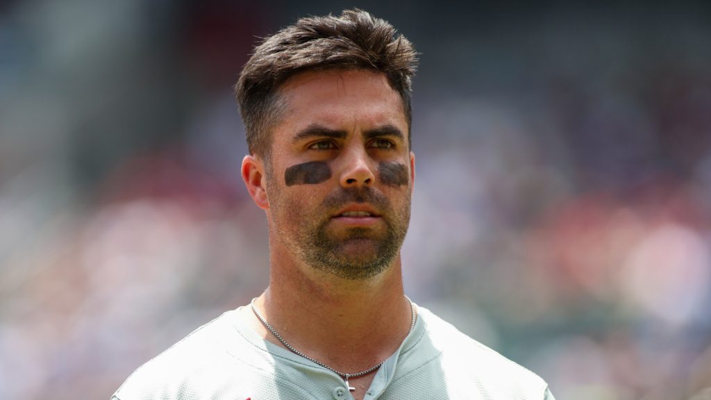 Braves signal three-time All-Star utilityman Braves signal three-time All-Star utilityman