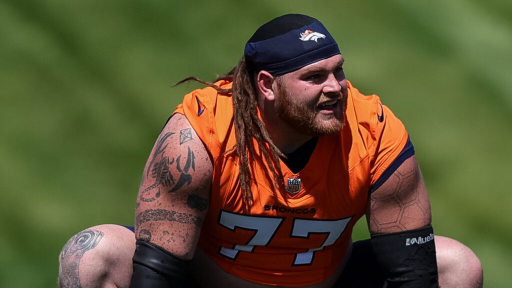 Broncos agree on a four-year extension with this key O-lineman