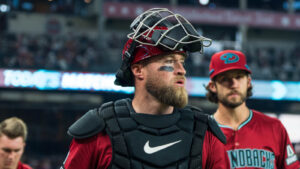 Diamondbacks launch two-time Gold Glove winner