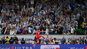 Emiliano Martinez saves Argentina once more