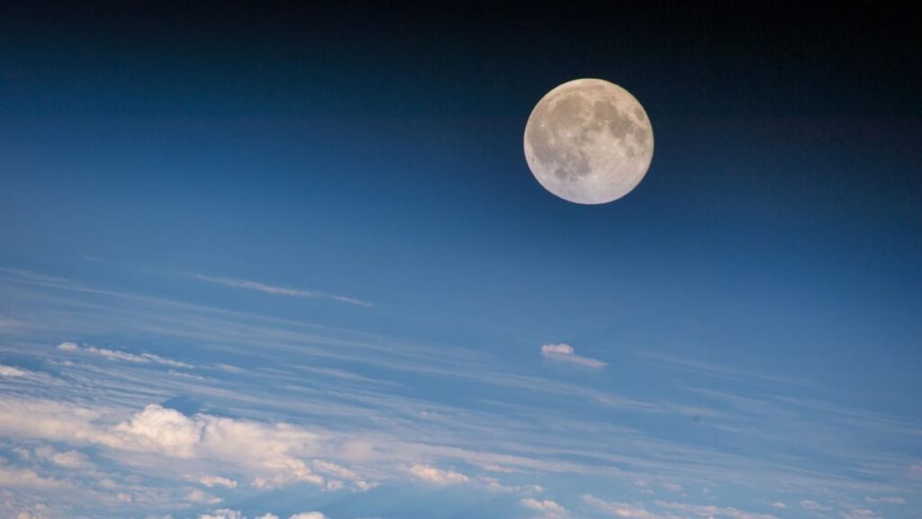 Commentary: It is too early for US and China to combat an area race Commentary: It is too early for US and China to combat an area race