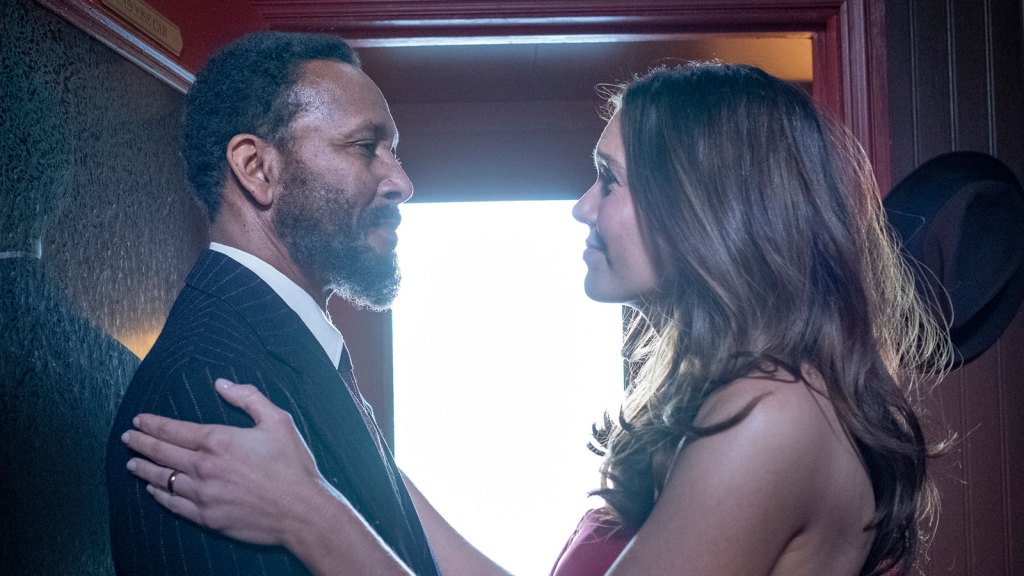 Mandy Moore Stated ‘This Is Us’ Co-Star Ron Cephas Jones Had An “Intrinsic Connection” To His Character: “He Was Struggling” Mandy Moore Stated ‘This Is Us’ Co-Star Ron Cephas Jones Had An “Intrinsic Connection” To His Character: “He Was Struggling”