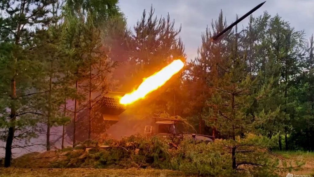 China’s FM Wang Yi discusses peace plans with Ukraine counterpart Kuleba China’s FM Wang Yi discusses peace plans with Ukraine counterpart Kuleba