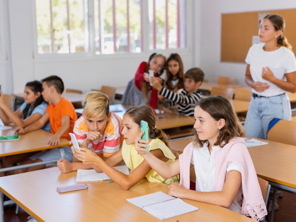 Why are US states, college districts banning smartphones in colleges? | Schooling Information Why are US states, college districts banning smartphones in colleges? | Schooling Information