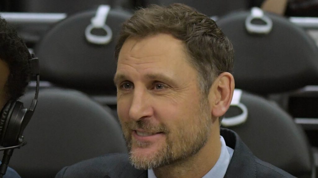 Suns hiring former Slam Dunk contest champion as assistant coach Suns hiring former Slam Dunk contest champion as assistant coach