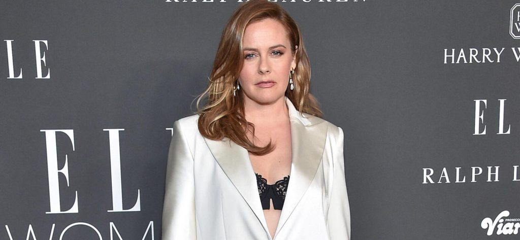 Alicia Silverstone Issues Followers With Latest ‘Clueless’ TikTok Alicia Silverstone Issues Followers With Latest ‘Clueless’ TikTok