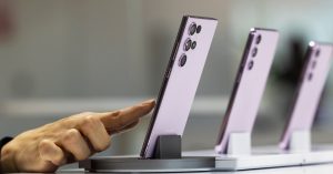 Why Did Samsung Take Management of My Banking App? Inside Android’s ‘Clobbering’ Dilemma