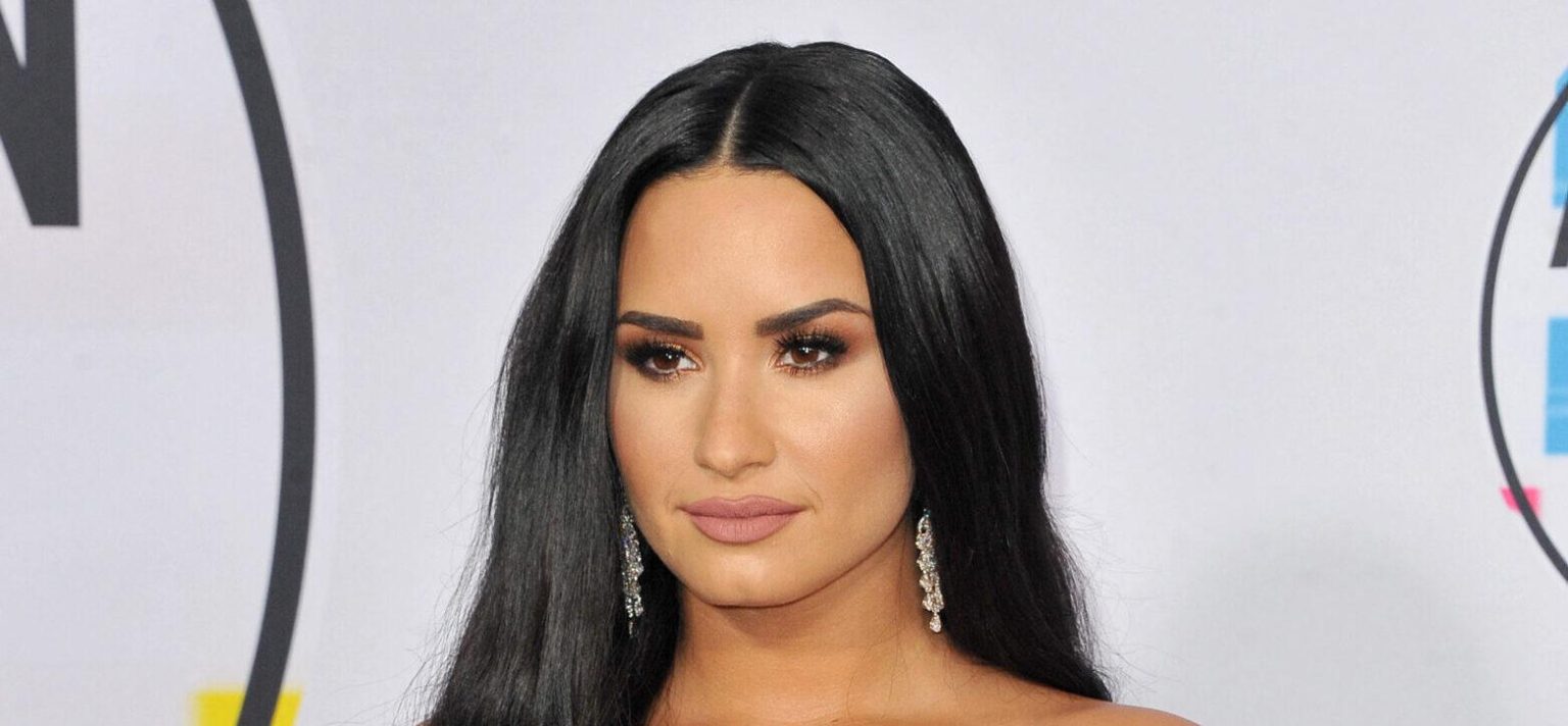 Demi Lovato Says Being On Digital camera Fuels Her Physique Picture Points Demi Lovato Says Being On Digital camera Fuels Her Physique Picture Points