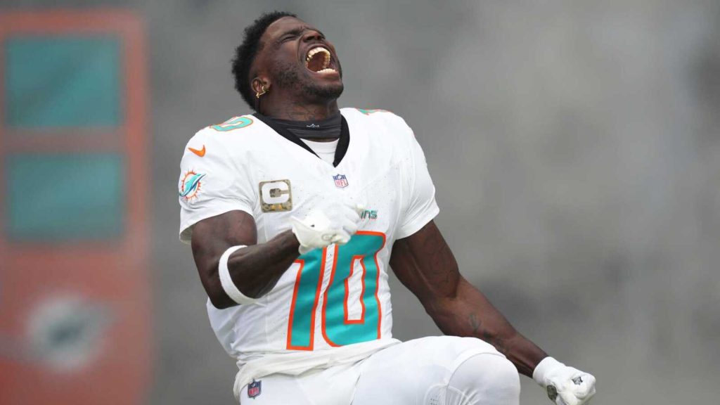 Insider notes curious timing for Tyreek Hill’s new contract