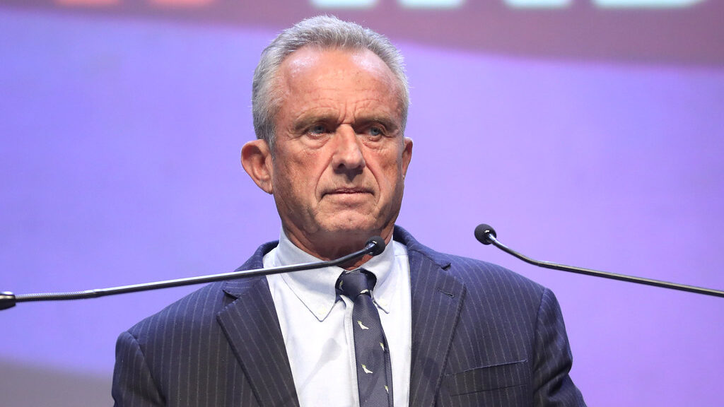 Democrats Freak Over RFK Jr.’s Epic Trump Endorsement as Harris Marketing campaign Calls Him ‘Failed Fringe Candidate’ | The Gateway Pundit Democrats Freak Over RFK Jr.’s Epic Trump Endorsement as Harris Marketing campaign Calls Him ‘Failed Fringe Candidate’ | The Gateway Pundit