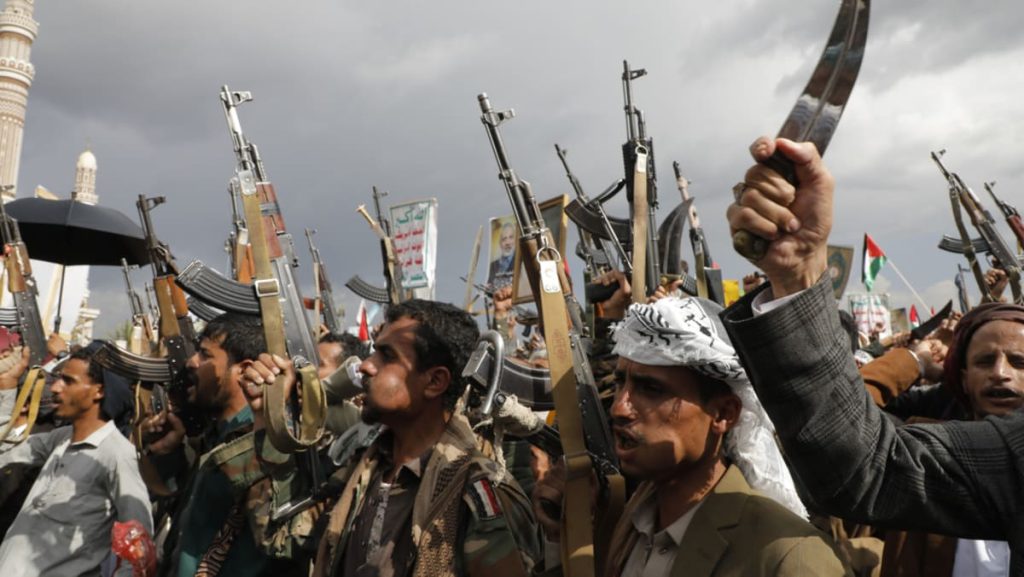 Yemen Houthis hail Hezbollah strikes, renew risk to assault Israel