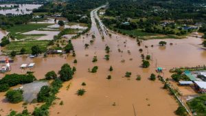 Flooding in Thailand maroons 1000’s in northern province