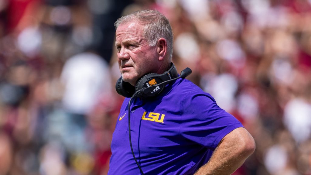 Brian Kelly, No. 16 LSU bailed out by premature penalties