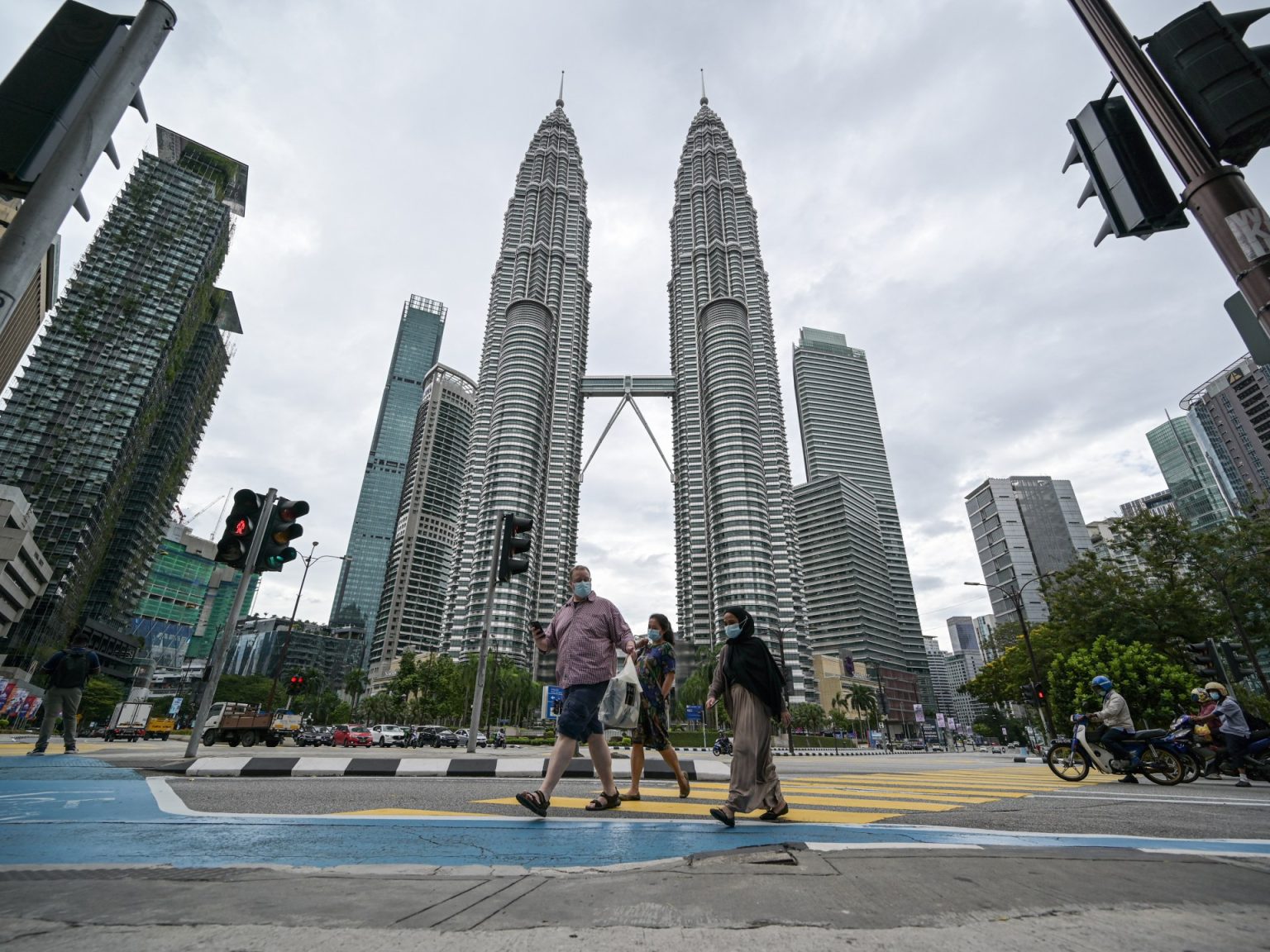 Malaysia might attain high-income standing by 2028, World Financial institution says | Enterprise and Economic system Malaysia might attain high-income standing by 2028, World Financial institution says | Enterprise and Economic system