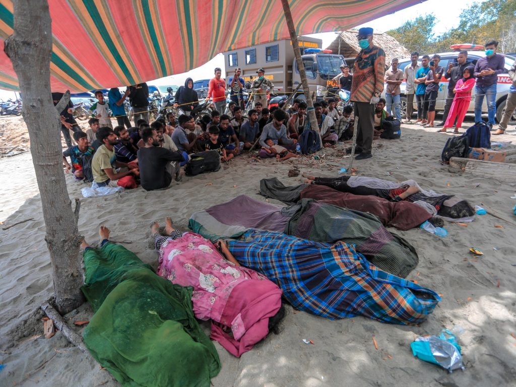 Six useless as boat carrying Rohingya fleeing Myanmar arrives in Indonesia | Rohingya Information