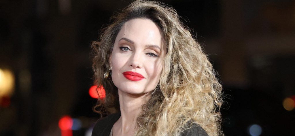 Why Angelina Jolie Determined To Go Barefoot On ‘The Tonight Present’