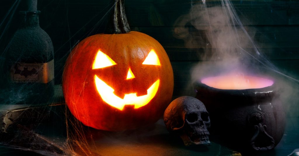 The Greatest Spooky Tech for Your Halloween Sensible Dwelling: Sensible Bulbs, Projectors, and Extra