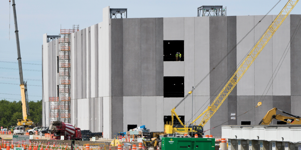 Inexperienced Concrete Might Remedy Huge Tech’s Emissions Drawback