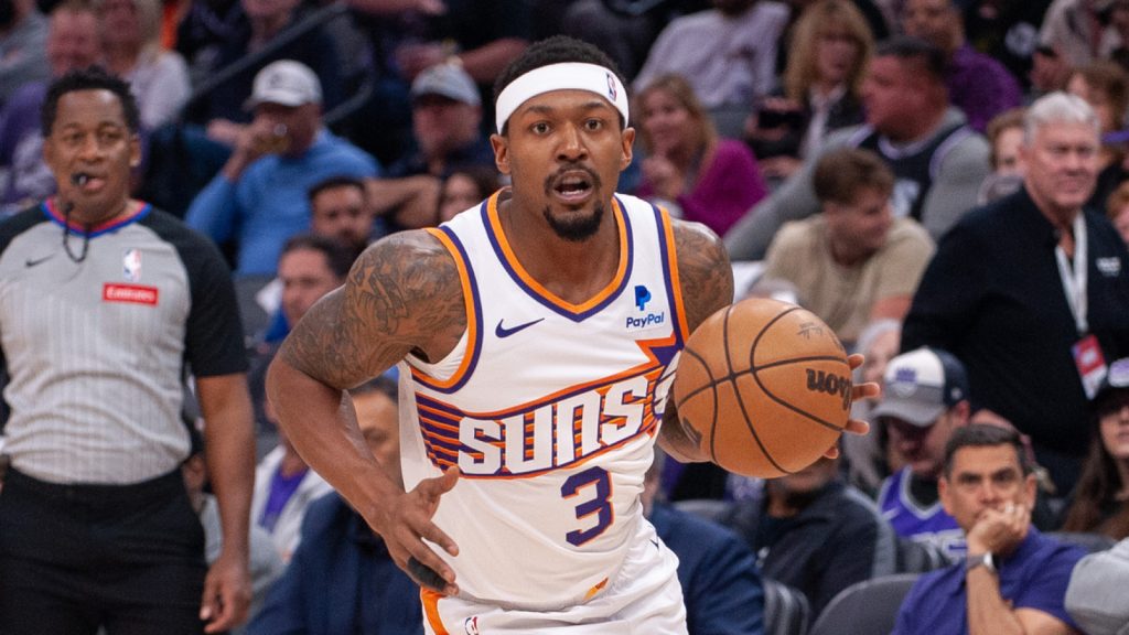 Bradley Beal hypes up Suns’ locker room vibes Bradley Beal hypes up Suns’ locker room vibes