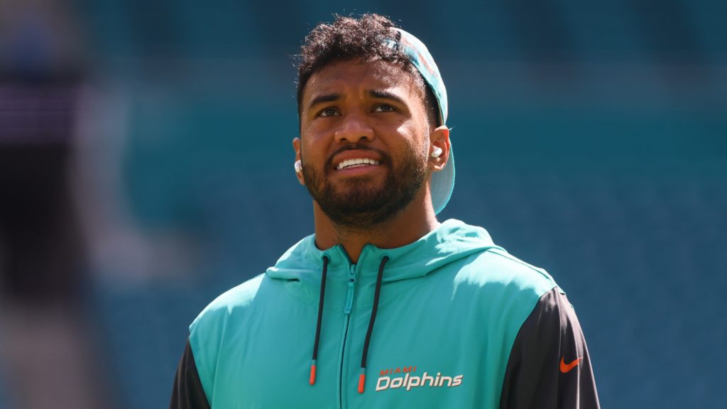 Dolphins make big transfer with Tagovailoa forward of Week 8 Dolphins make big transfer with Tagovailoa forward of Week 8